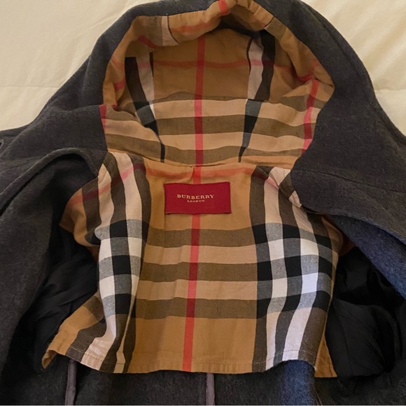 Burberry grey virgin wool hooded toggle jacket. - Picture 7 of 10